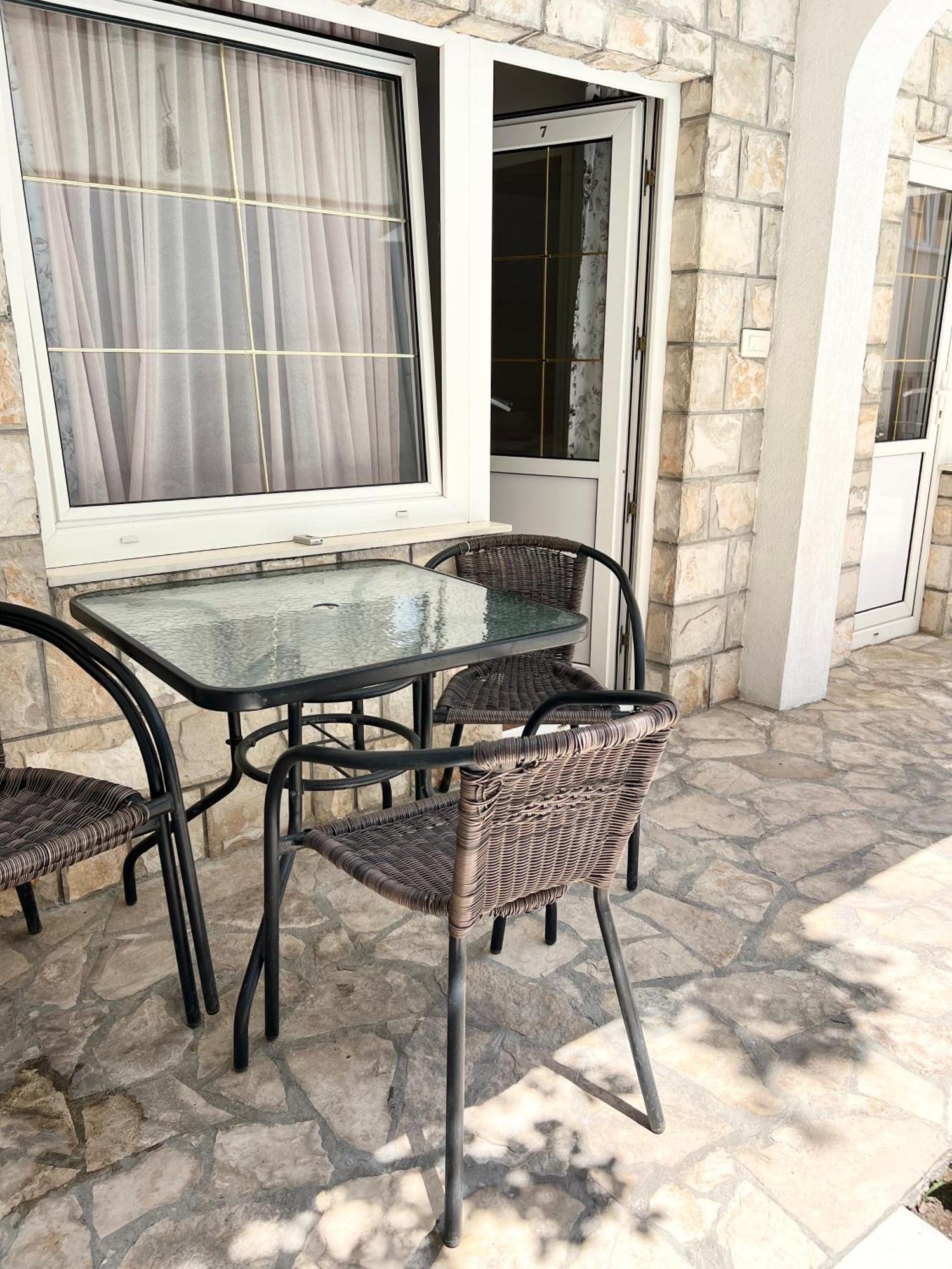 Apartments Mrdak Bar Luaran gambar